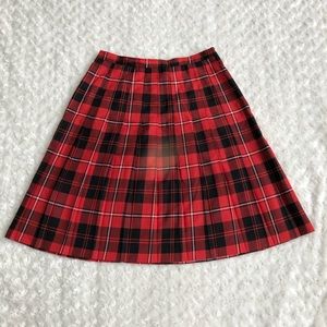 Briggs New York Size 16 Plaid Pleated Skirt